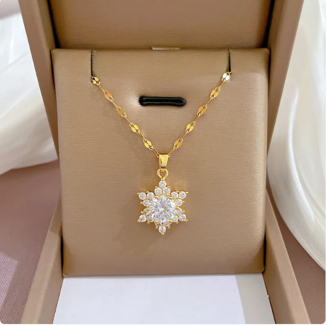 Snowflake Zircon Pendant Titanium Steel Women's Clavicle Necklace