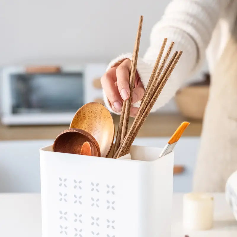 1 Pair Long Wooden Chopsticks for Noodles and Frying