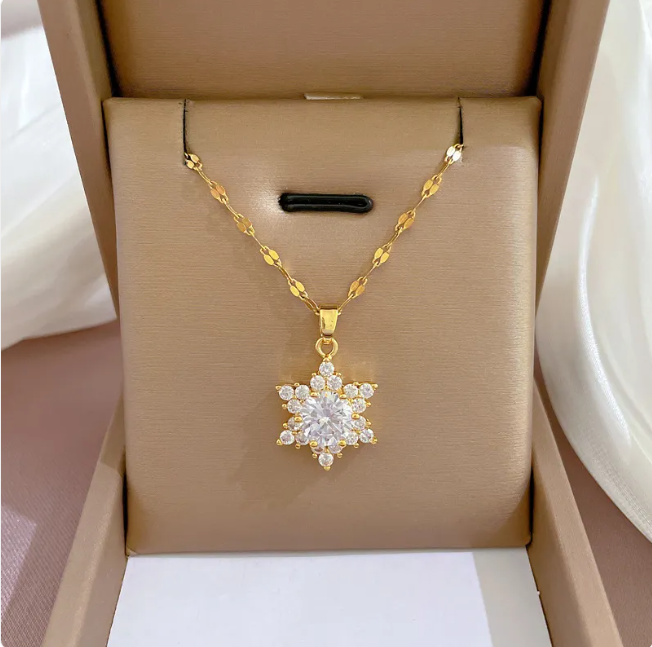 Snowflake Zircon Pendant Titanium Steel Women's Clavicle Necklace