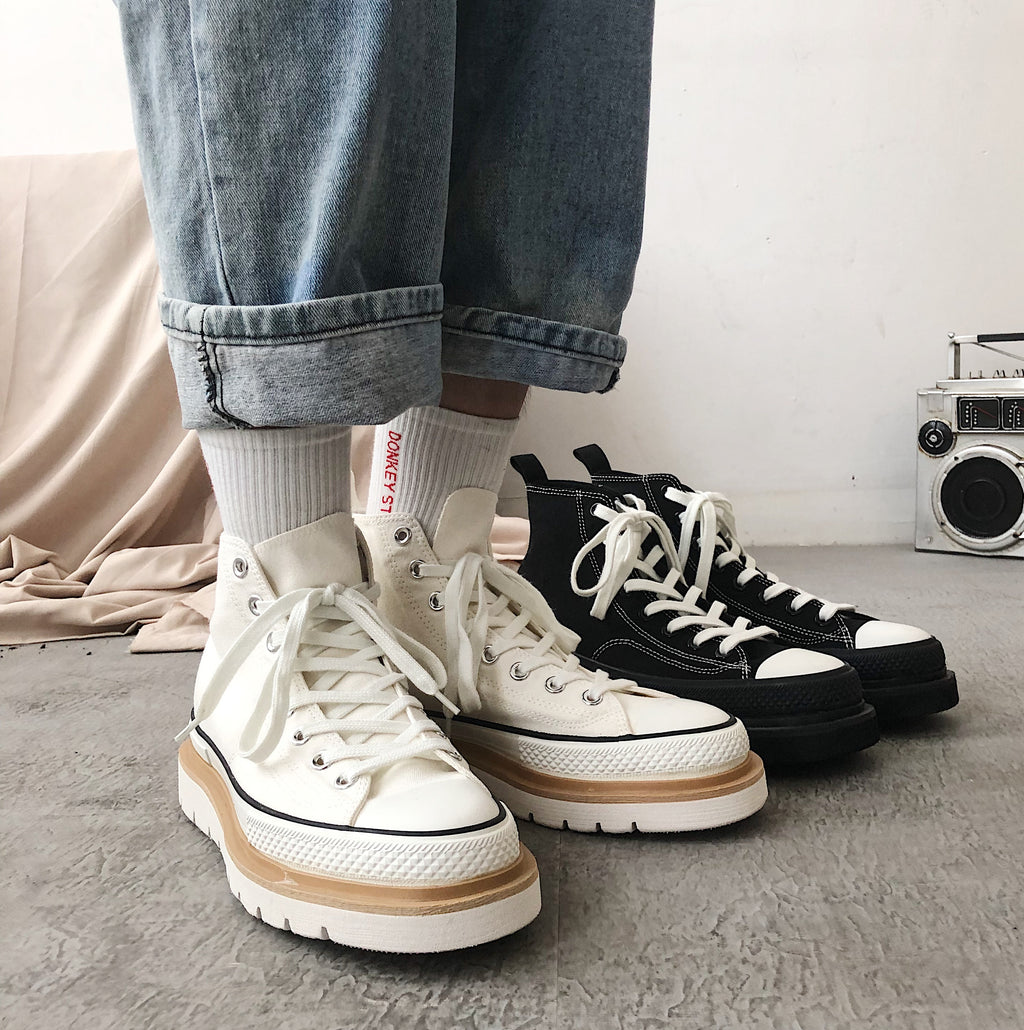 New Couple High-Top Casual Canvas Shoes (Black & White)