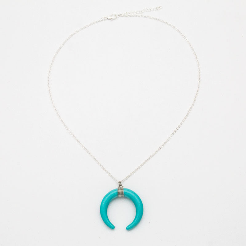 Stylish Crescent Moon Pendant Necklace