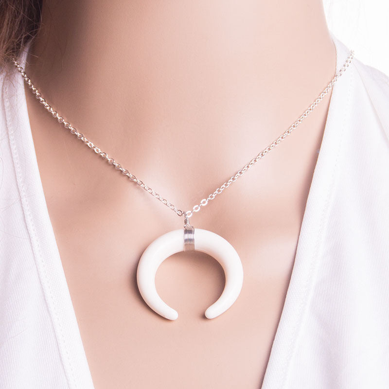 Stylish Crescent Moon Pendant Necklace
