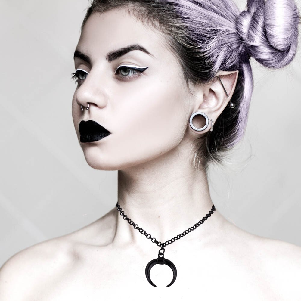 Stylish Crescent Moon Necklace for Everyday Wear