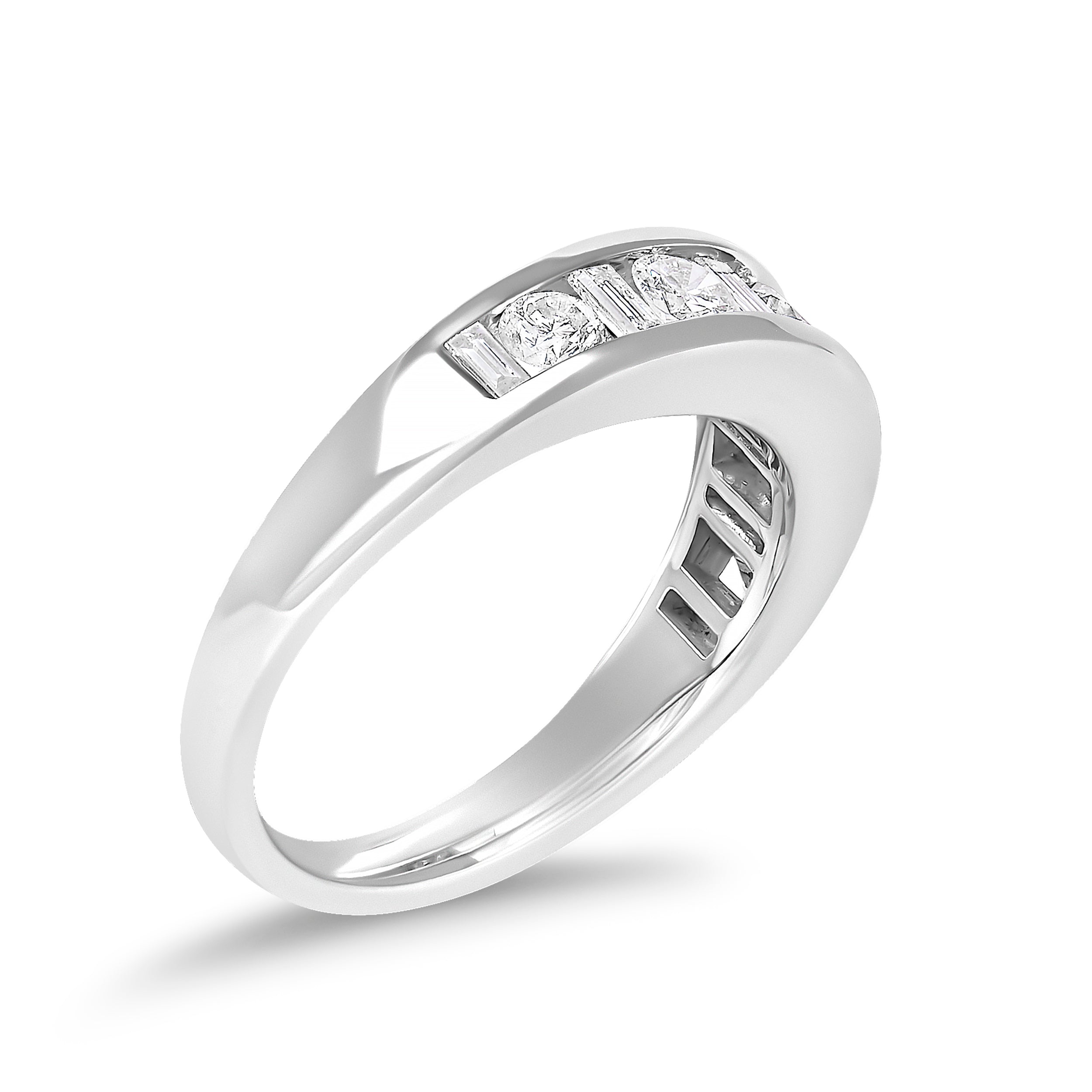 14K White Gold Alternating 1.0 Cttw Round and Baguette Diamond Channel Band Ring