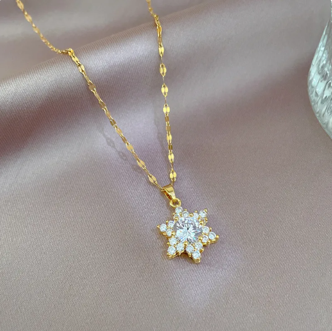 Snowflake Zircon Pendant Titanium Steel Women's Clavicle Necklace