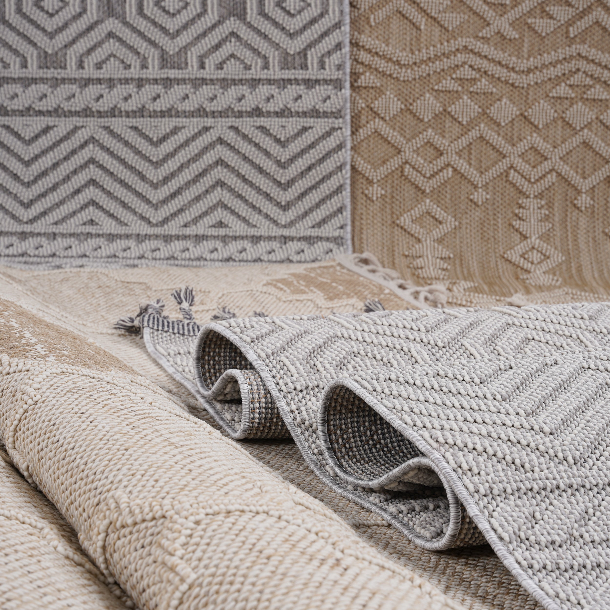 NAAR Guros Collection 8X10 Gray / White / Medallion Indoor / Outdoor Area Rug