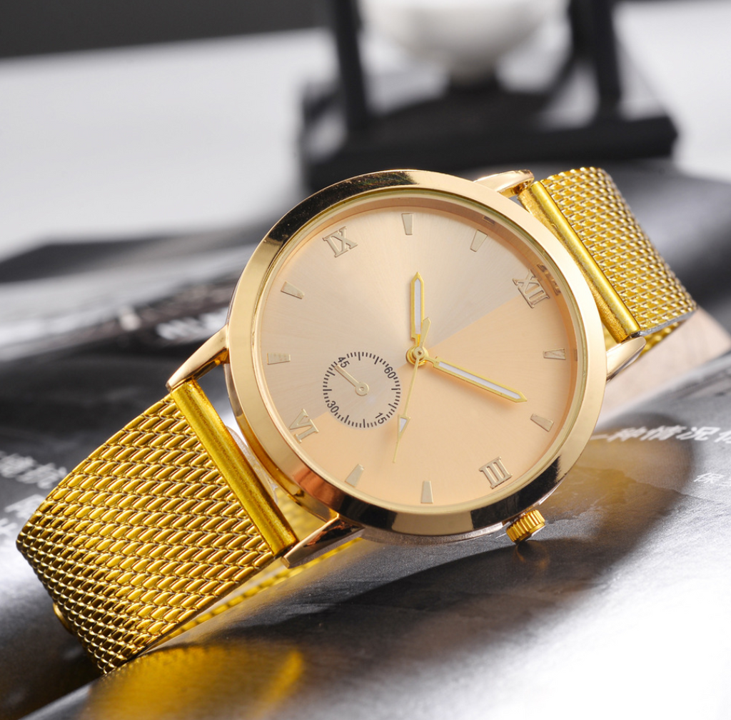 2019 New Casual Women's Quartz Watch with Plastic Band