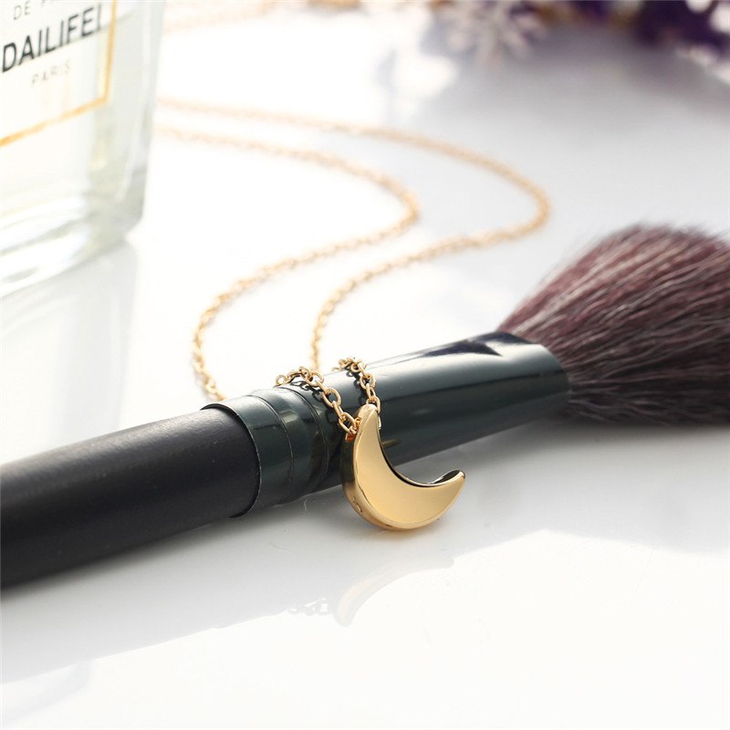 Trendy Moon and Crescent Pendant Short Necklace