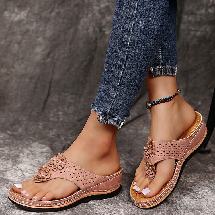 Women's Hollow Platform Sandals - Fashionable Slippers