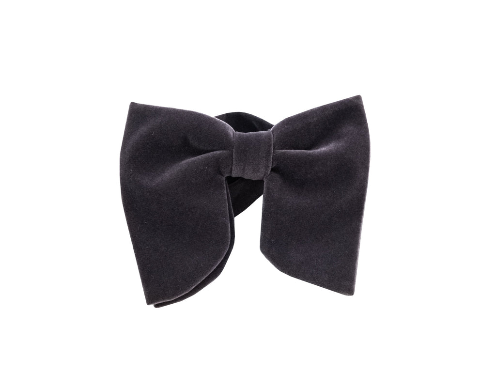 Velvet bow tie
