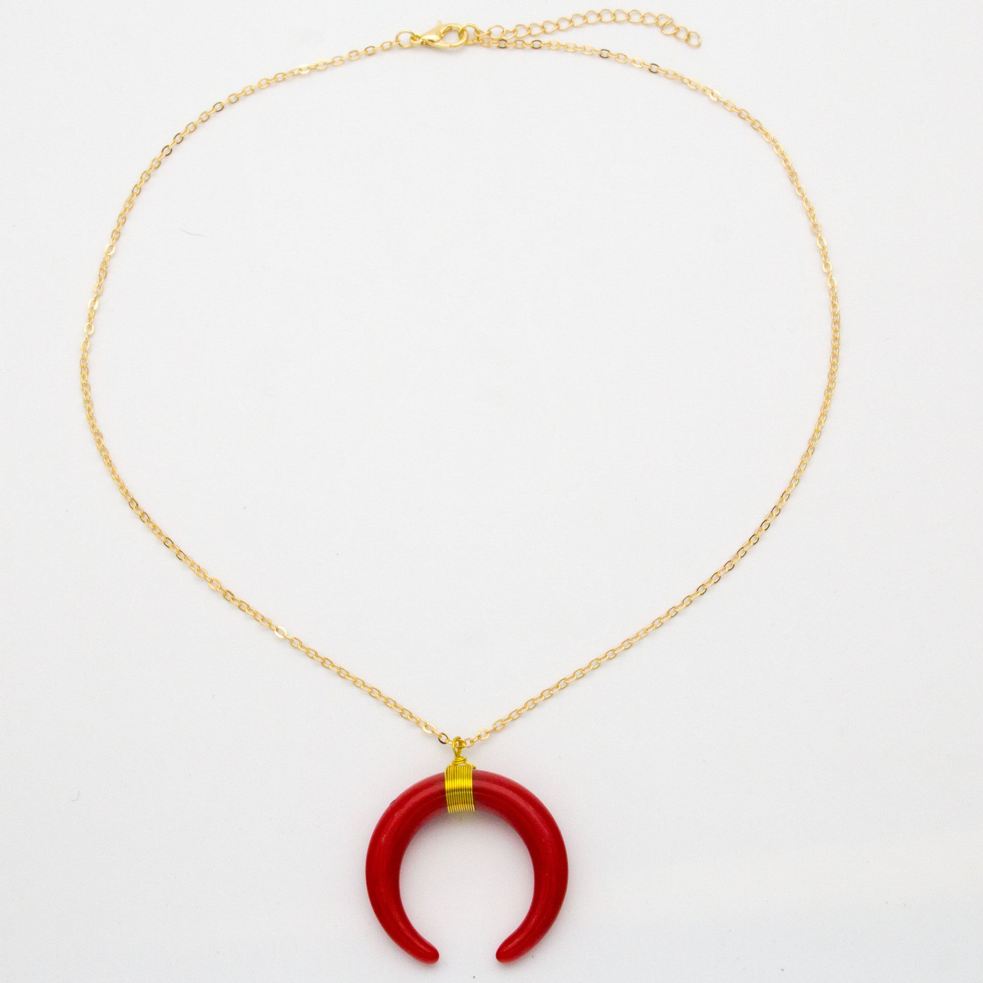 Stylish Crescent Moon Pendant Necklace