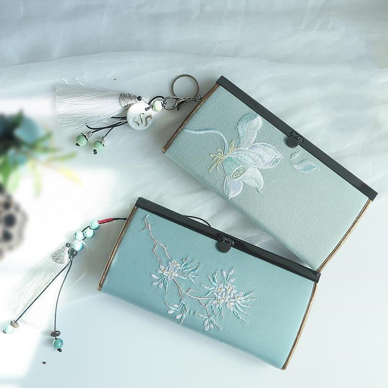Artistic Retro Embroidery Clutch Purse for Women