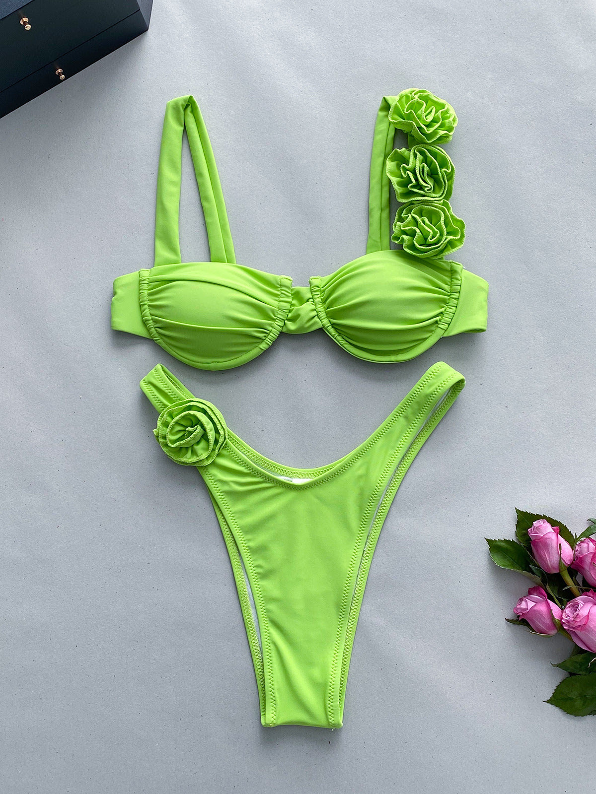 2023 New Women's Bikini with Floral Design