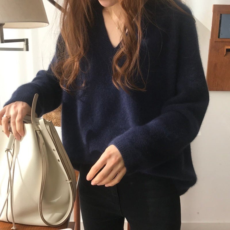 Women's V-neck Knitting Sweater in Gentle Japanese Style