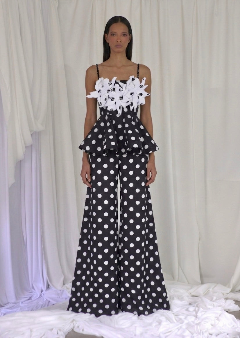 DREAMY TOP IN BLACK POLKA DOTS