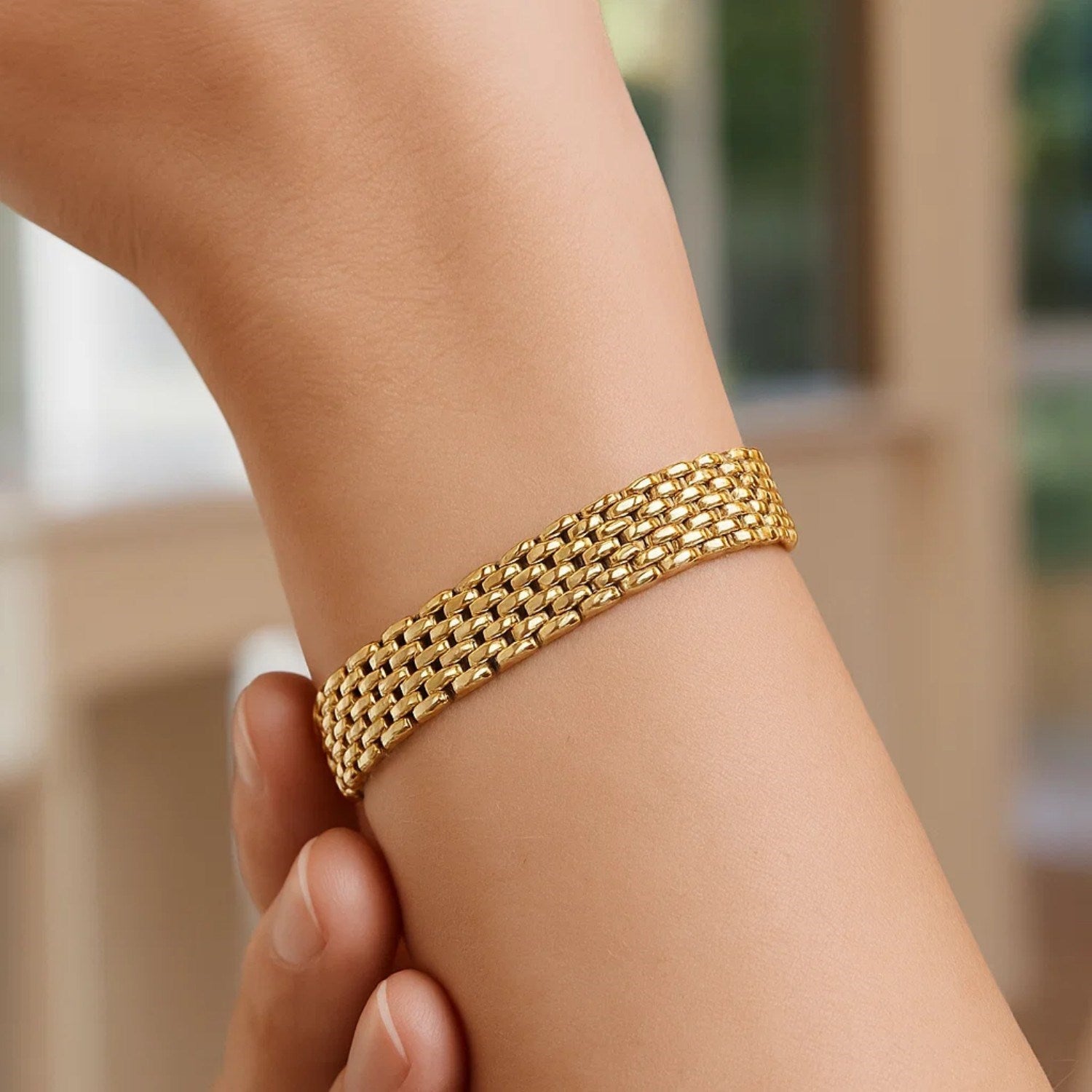 14k Yellow Gold Flexible Panther Line Bracelet (9.00 mm)