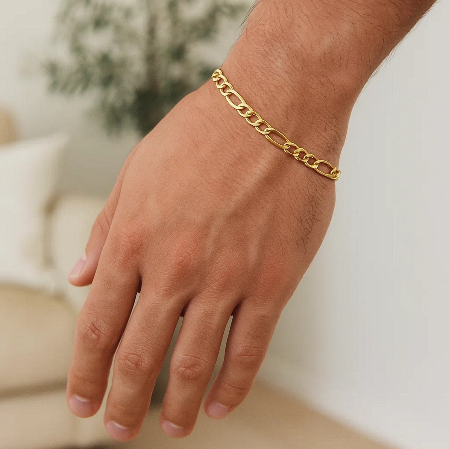 14k Yellow Gold Solid Figaro Bracelet (6.00 mm)