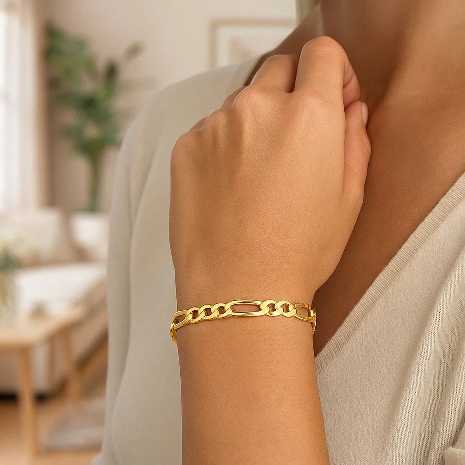 14k Yellow Gold Solid Figaro Bracelet (6.00 mm)