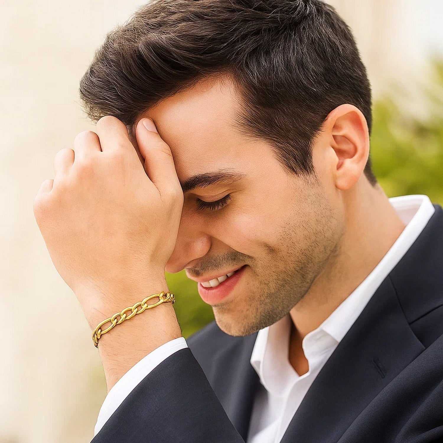 14k Yellow Gold Lite Figaro Bracelet (6.60 mm)