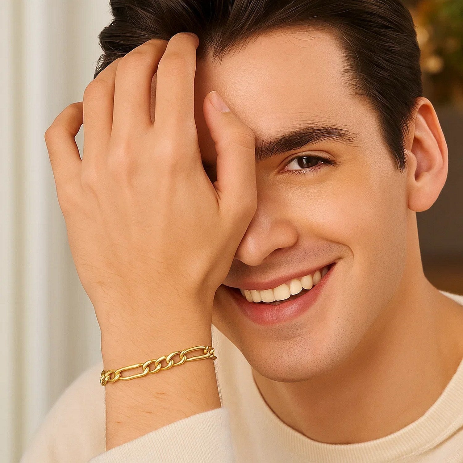 14k Yellow Gold Lite Figaro Bracelet (6.60 mm)