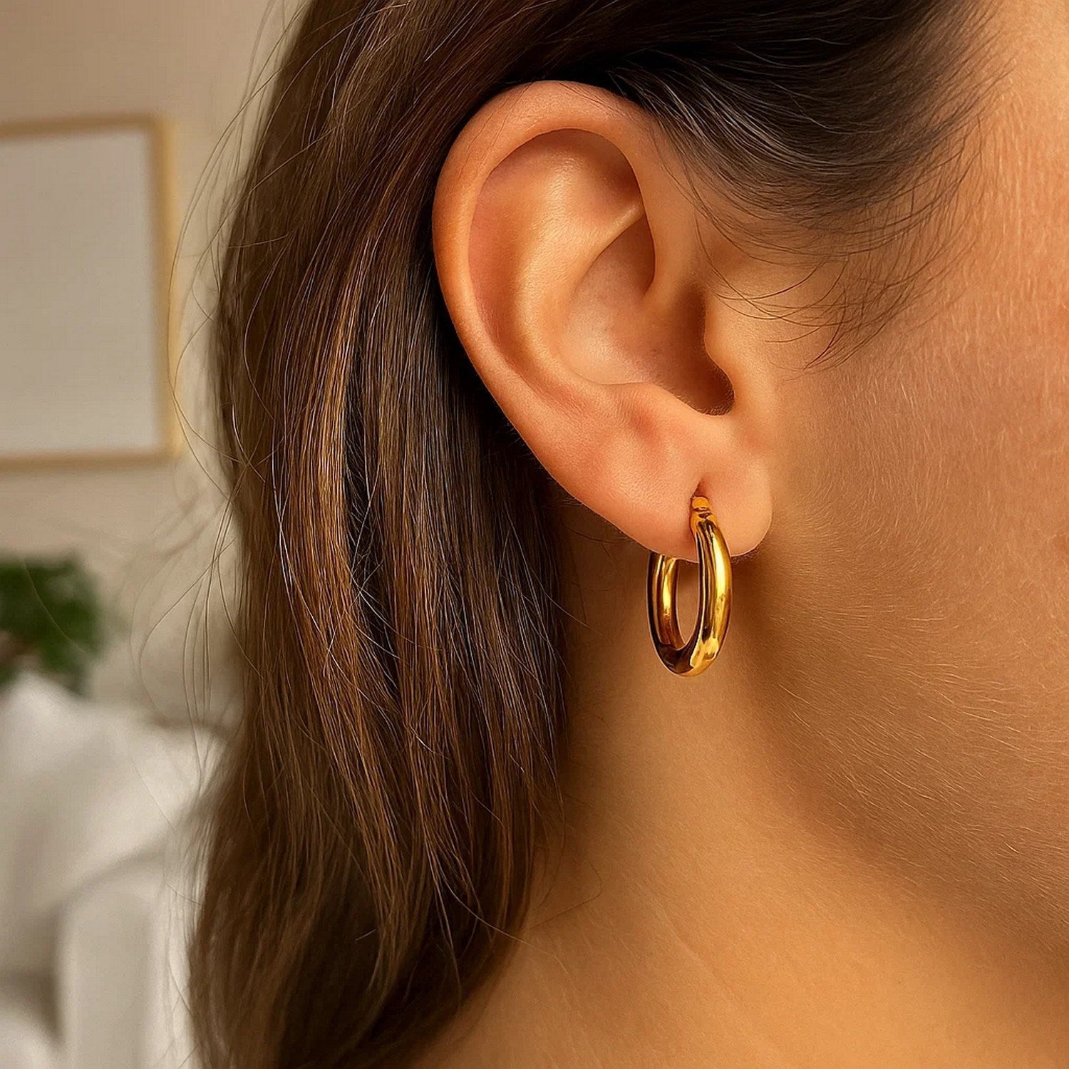 14k Yellow Gold Polished Hoop Earrings (3x15mm)