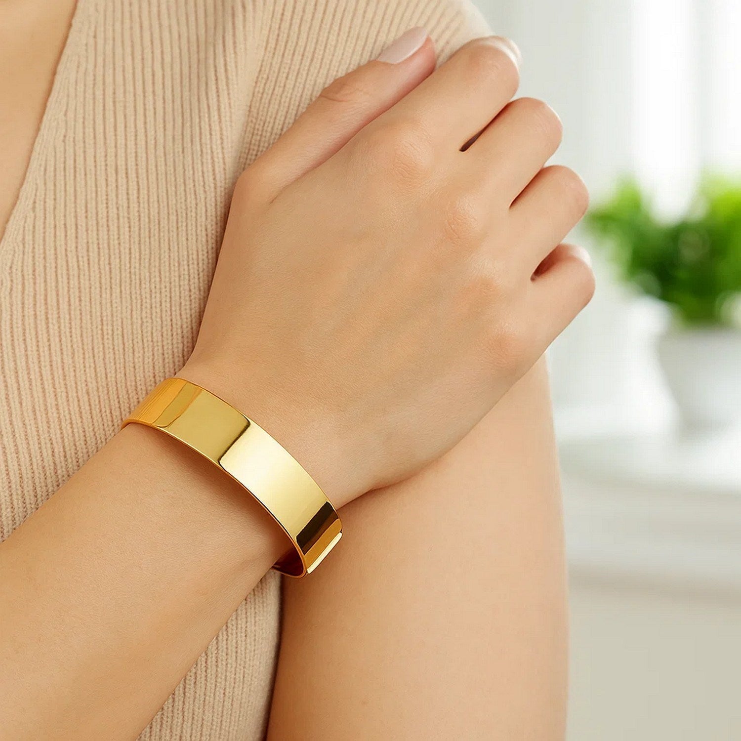Designer Medium Width Bracelet in 14K Yellow Gold (14.50 mm)