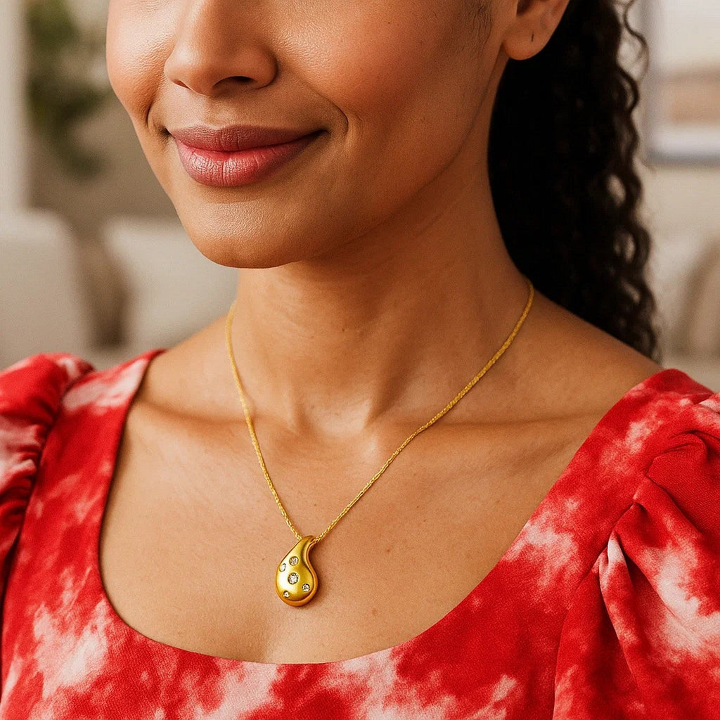 Stylish 14K Yellow Gold Paperclip Chain Necklace