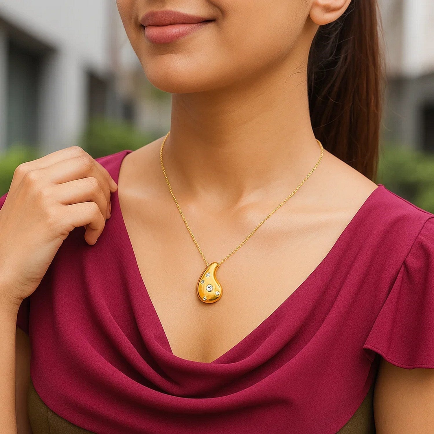 Stylish 14K Yellow Gold Paperclip Chain Necklace