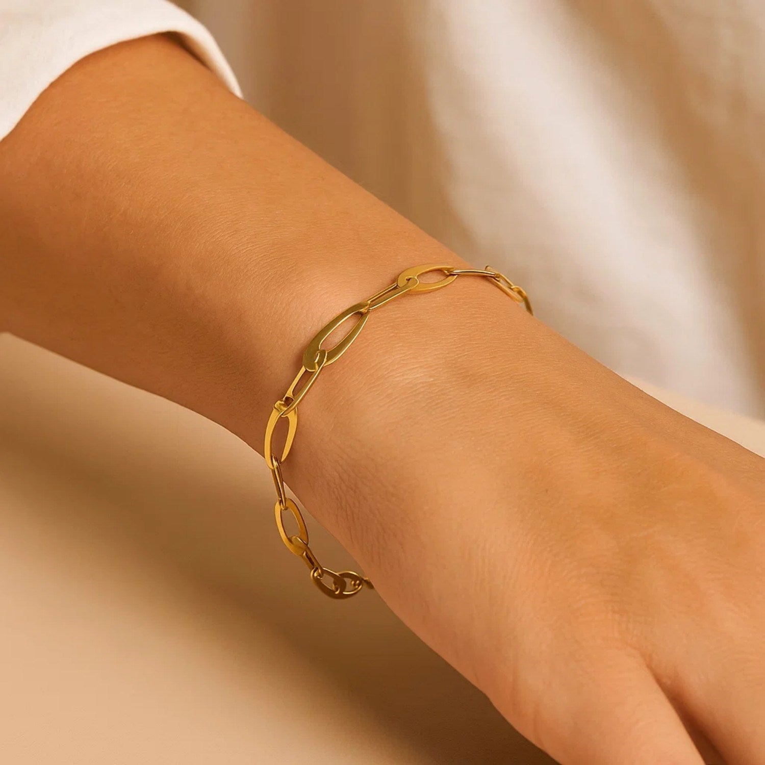 14k Yellow Gold Italian Oval Links Bracelet (5.40 mm)