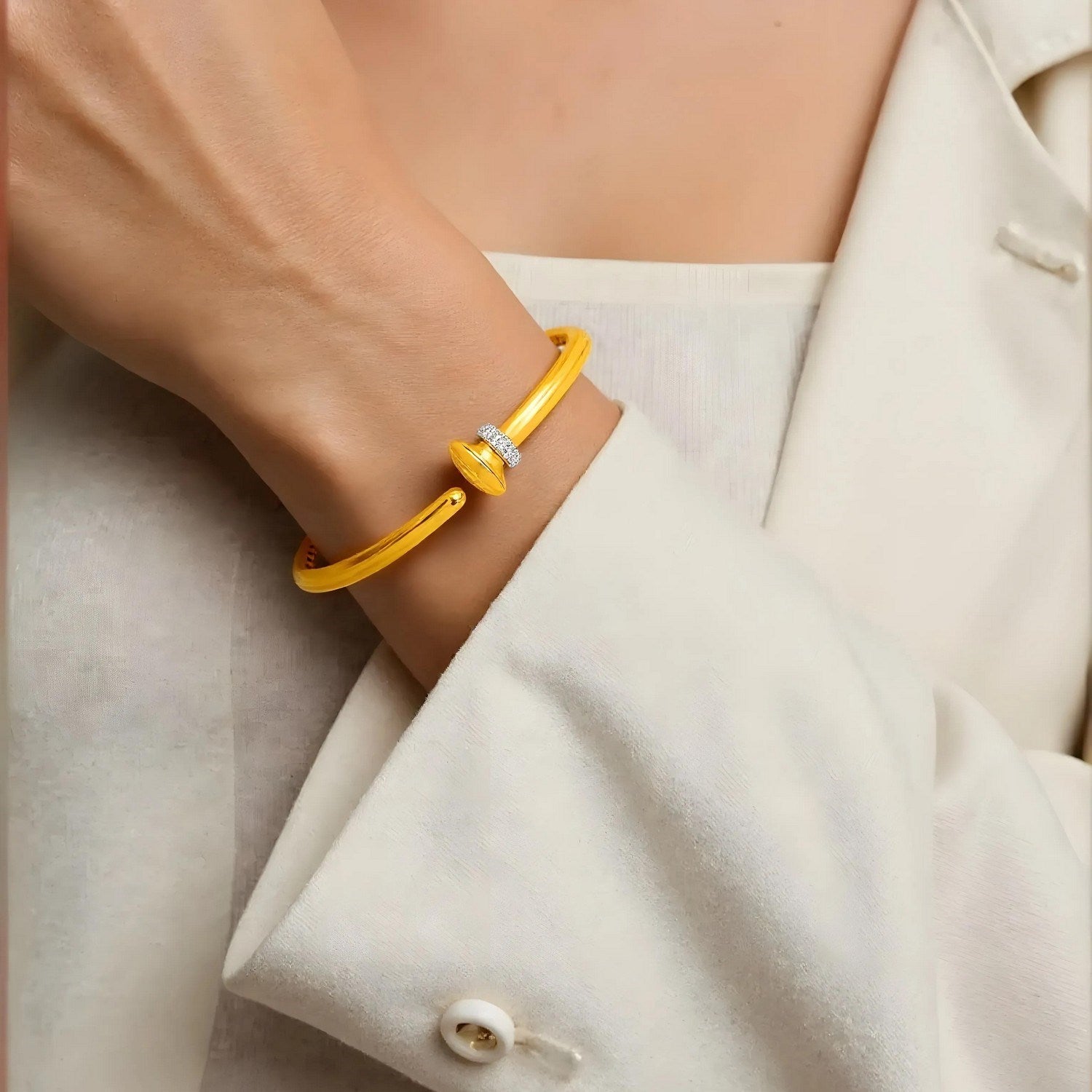 14k Yellow Gold Hinged Bangle Bracelet with Diamonds (3.40 mm)