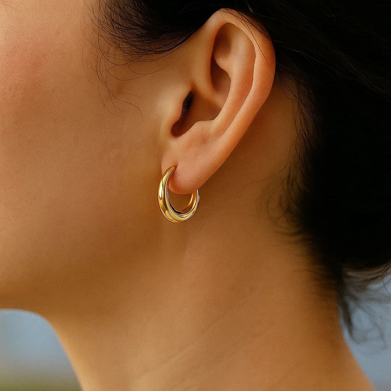 14k Yellow Gold Oval Hoop Earrings(5x20mm)