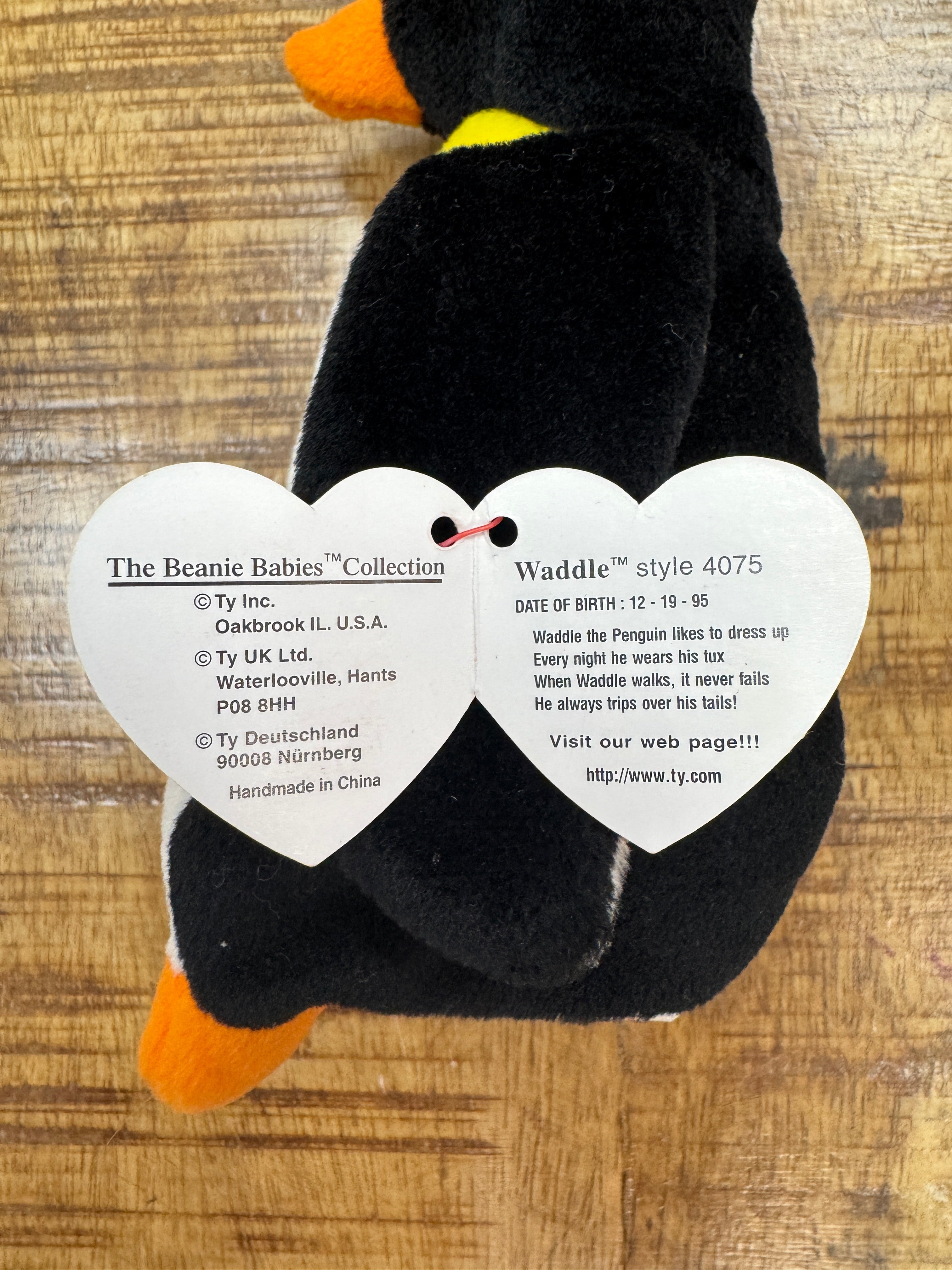 TY Beanie Baby - WADDLE the Penguin DOB December 19, 1995 MWMTs Collectible Toy