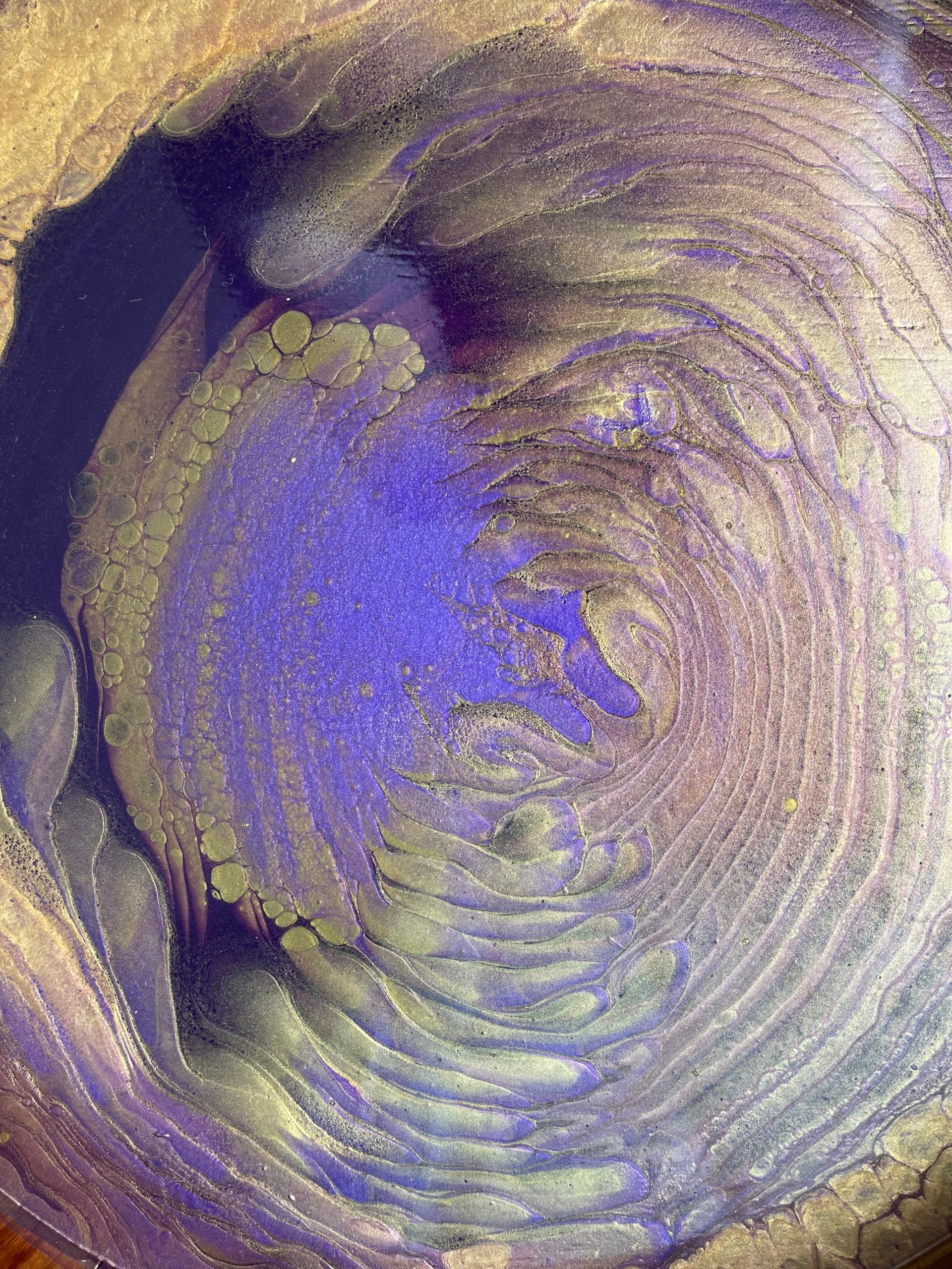 Amethyst City Medium Round Acacia Wood Tray