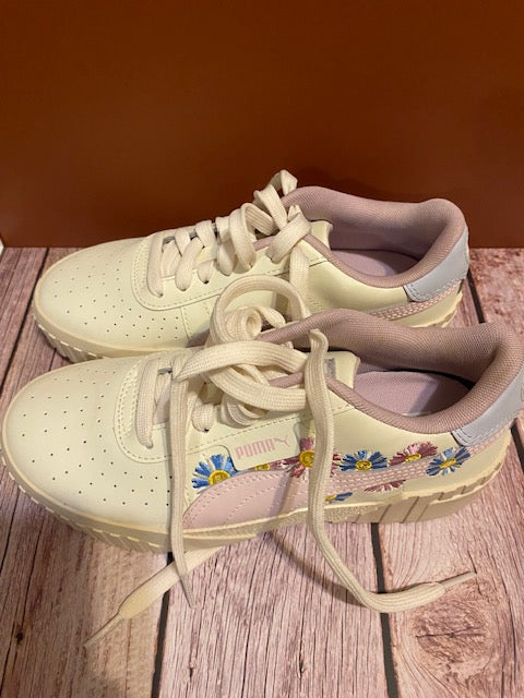 Puma Cali Girls' Sneakers – White with Floral Daisy Print & Lavender Accents