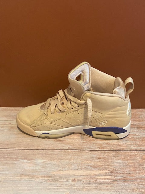 Air Jordan 6 Retro Wheat & Navy Sneakers