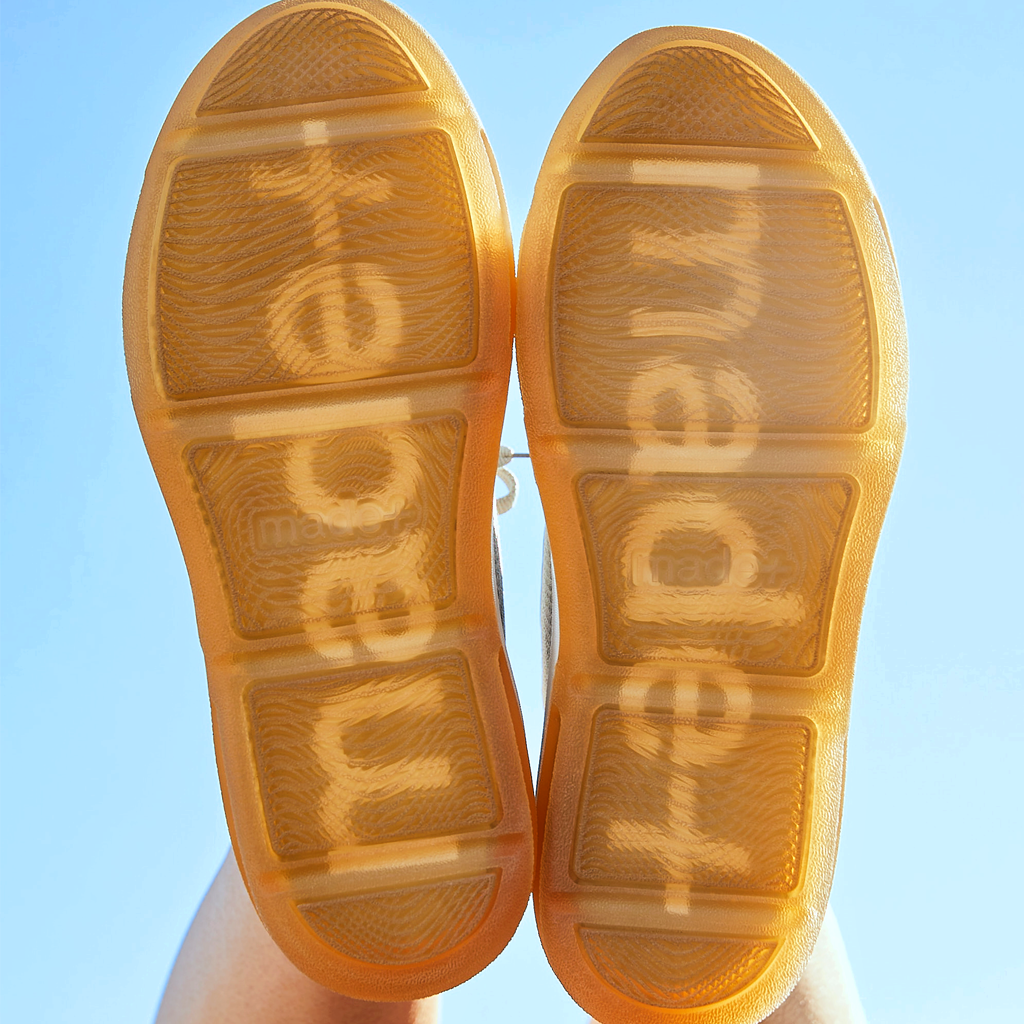 Skiff White+Gum