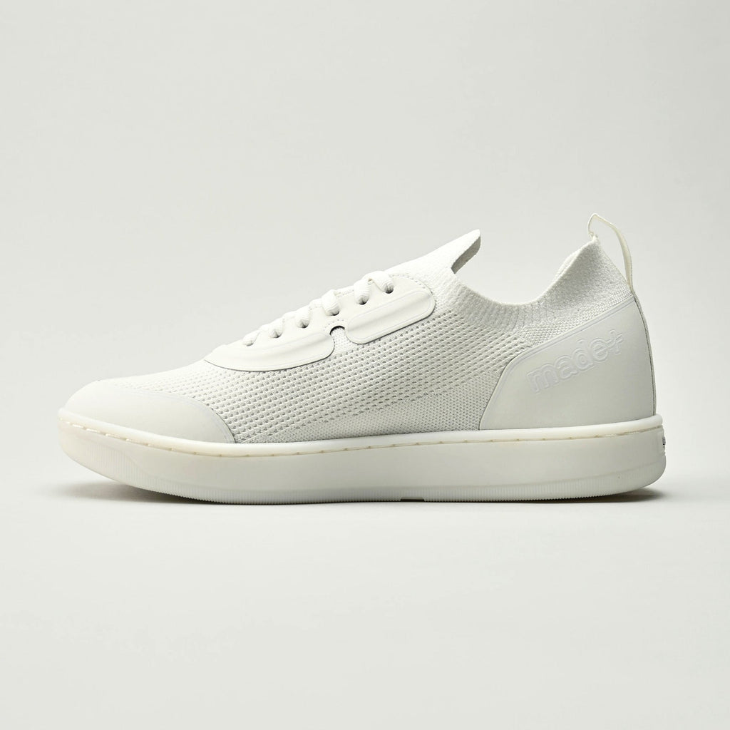 Skiff2 White Out