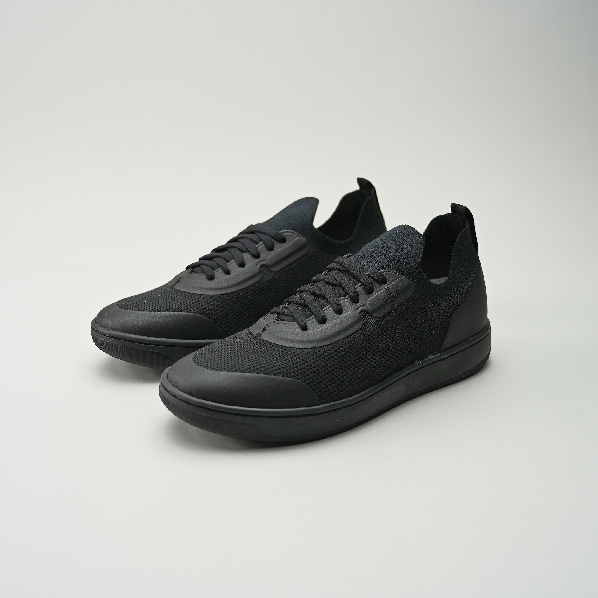 Skiff2 Black Out