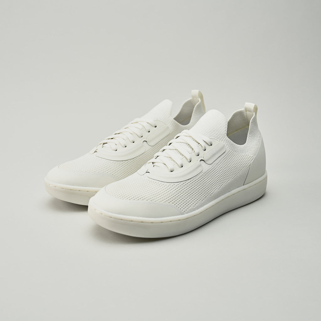 Skiff2 White Out