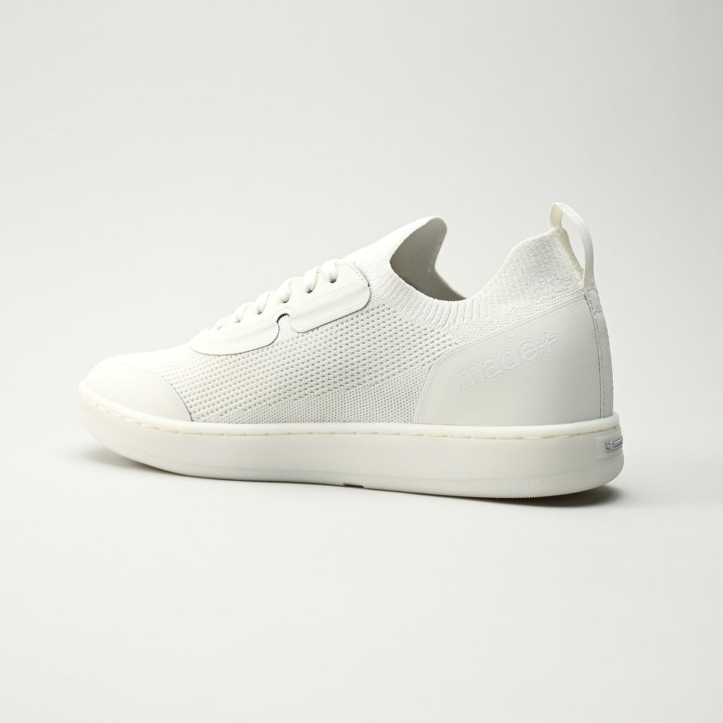 Skiff2 White Out