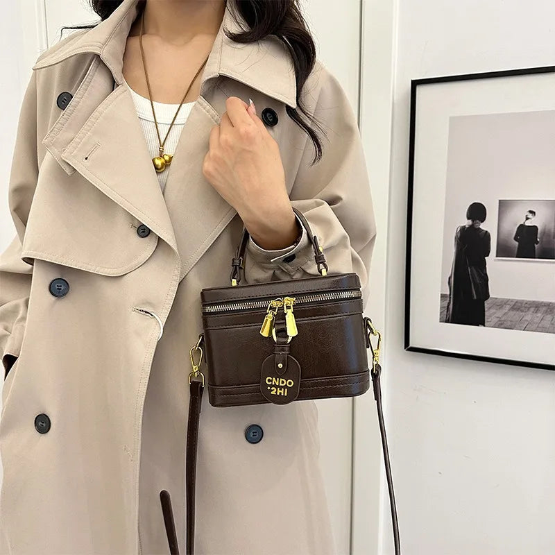 New Retro Versatile Shoulder Bag | High-End Casual Oblique Span Women's Hand Bucket Bag (Fashionable Crossbody)