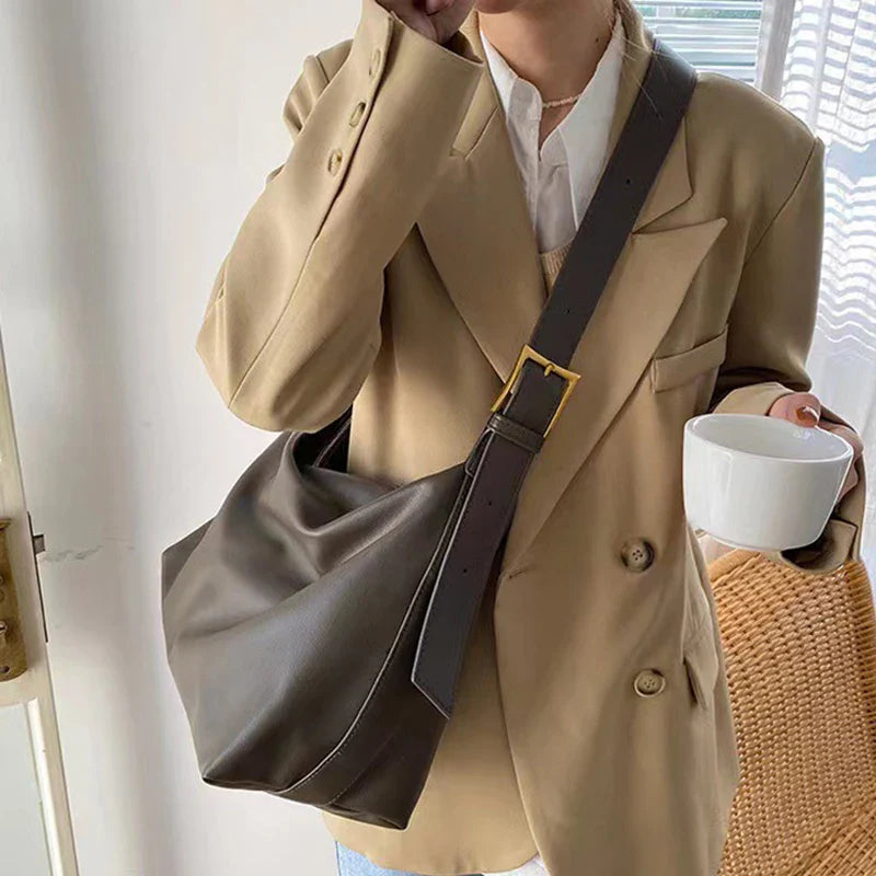 Vintage Big Capacity Shoulder Bag | Soft Leather Crossbody & Armpit Satchel Bag (Casual Portable Handbag Purse - Bolsa)