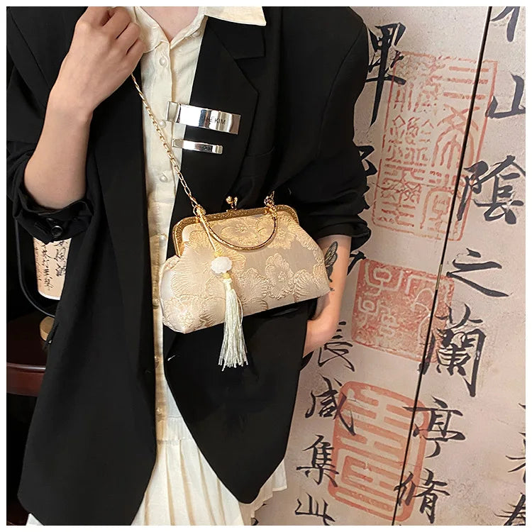 Chinese Style Embroidered Shoulder Bag | Elegant Handbag & Retro Small Square Bag (Wedding Party Luxury Designer Women's Evening Clutch)