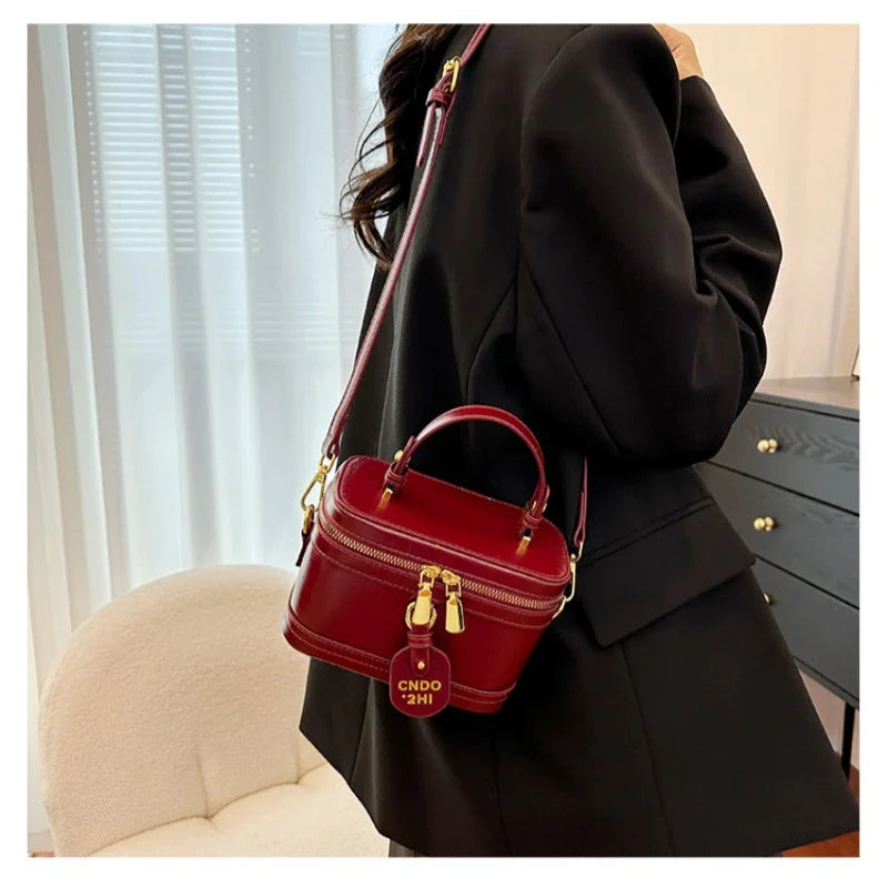 New Retro Versatile Shoulder Bag | High-End Casual Oblique Span Women's Hand Bucket Bag (Fashionable Crossbody)