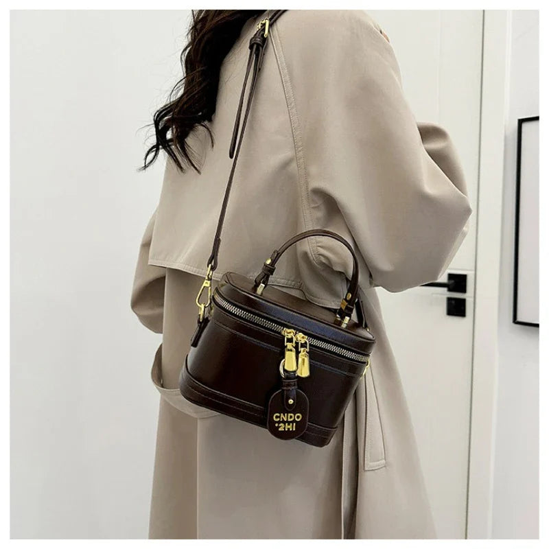 New Retro Versatile Shoulder Bag | High-End Casual Oblique Span Women's Hand Bucket Bag (Fashionable Crossbody)