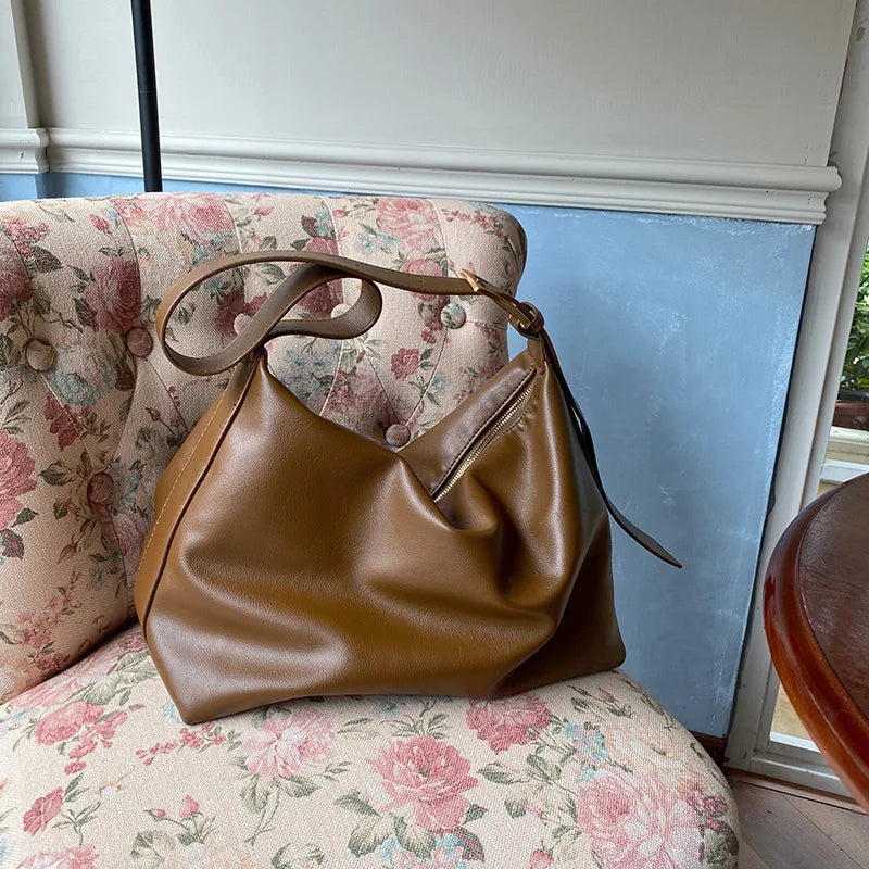 Vintage Big Capacity Shoulder Bag | Soft Leather Crossbody & Armpit Satchel Bag (Casual Portable Handbag Purse - Bolsa)