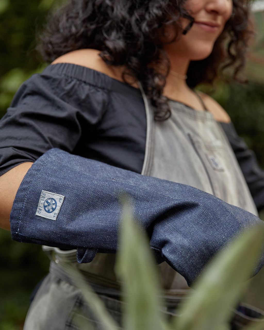DUAL-HAND OVEN MITT