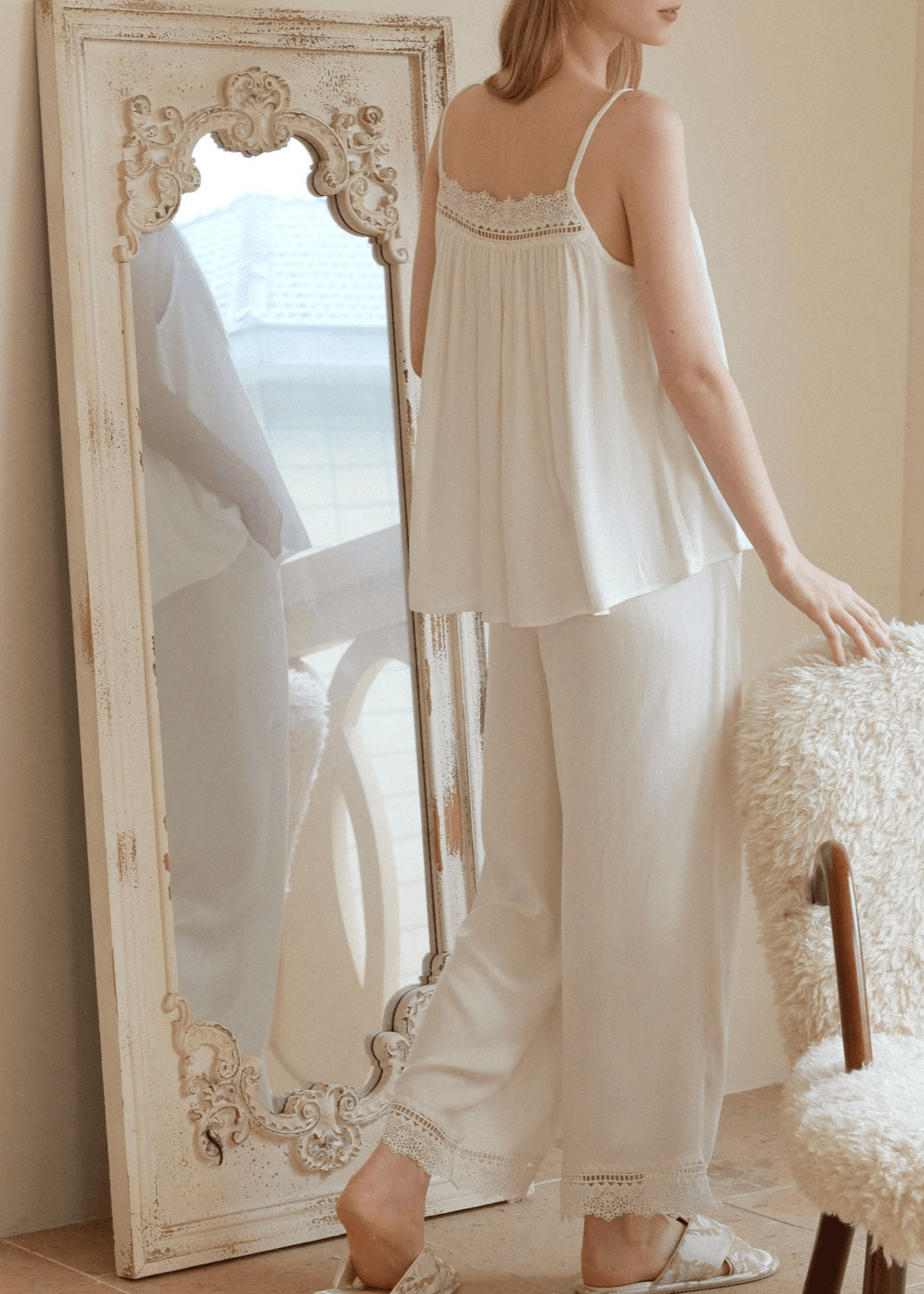 Amie Lace Collar Satin Lightweight Pajama Set / White