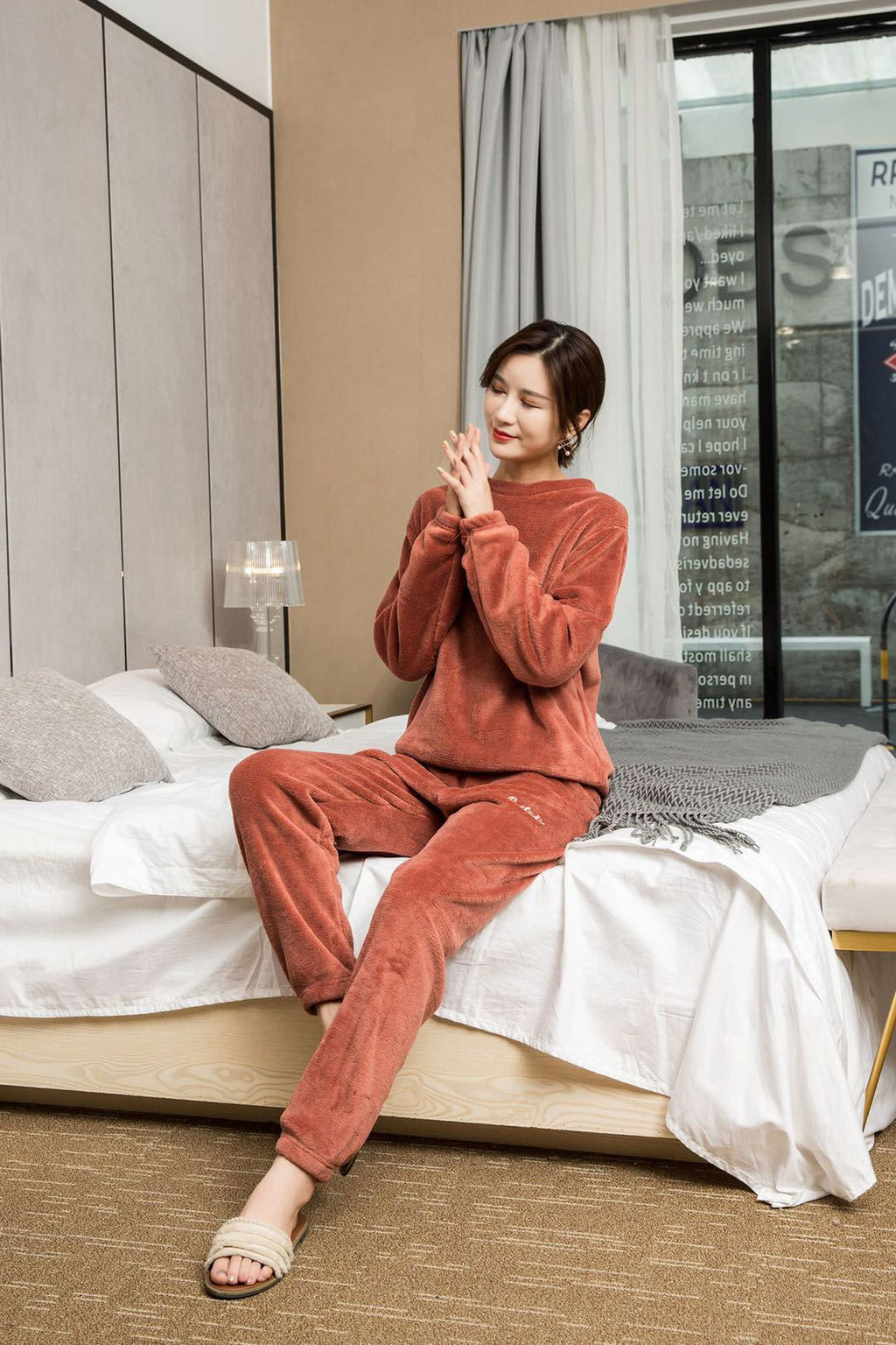 Coral Fleece Women's Cozy Loungewear Set (Loose Fit)