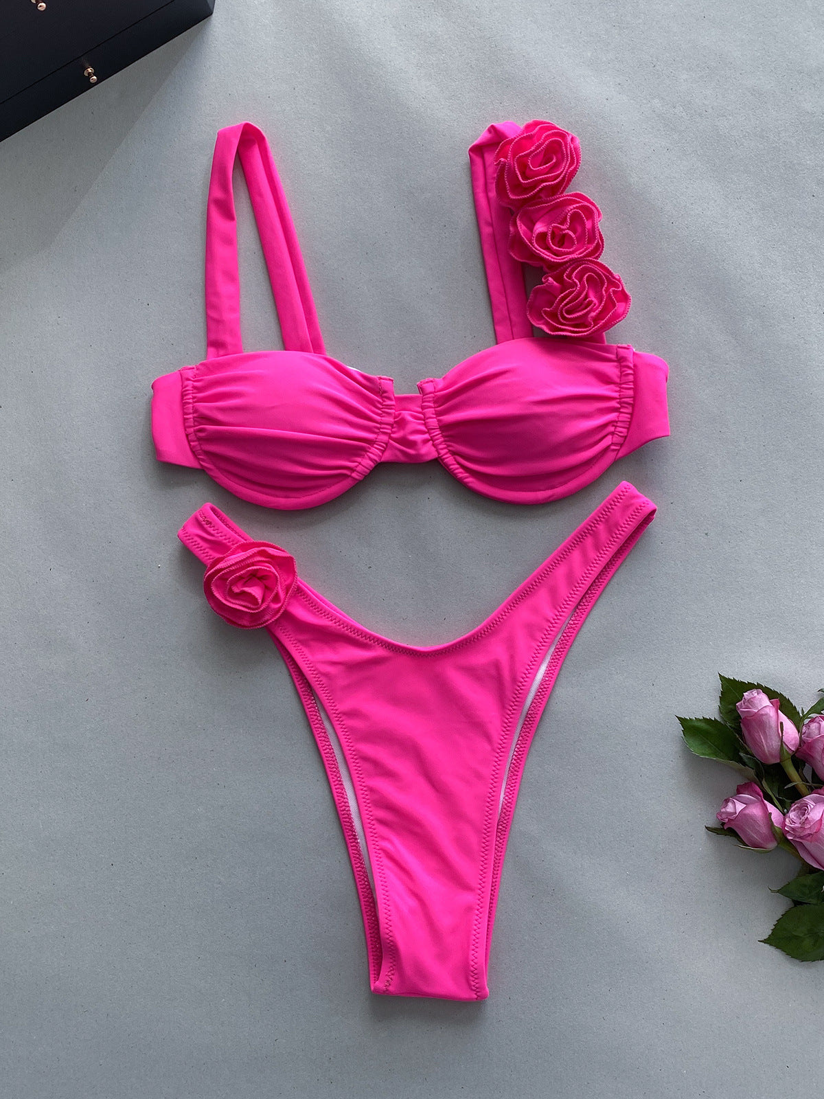 2023 New Women's Bikini with Floral Design